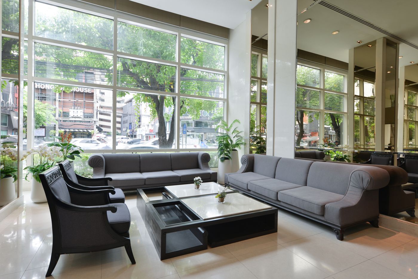 Centre-Point-Sukhumvit-Thong-Lo-Lobby-3