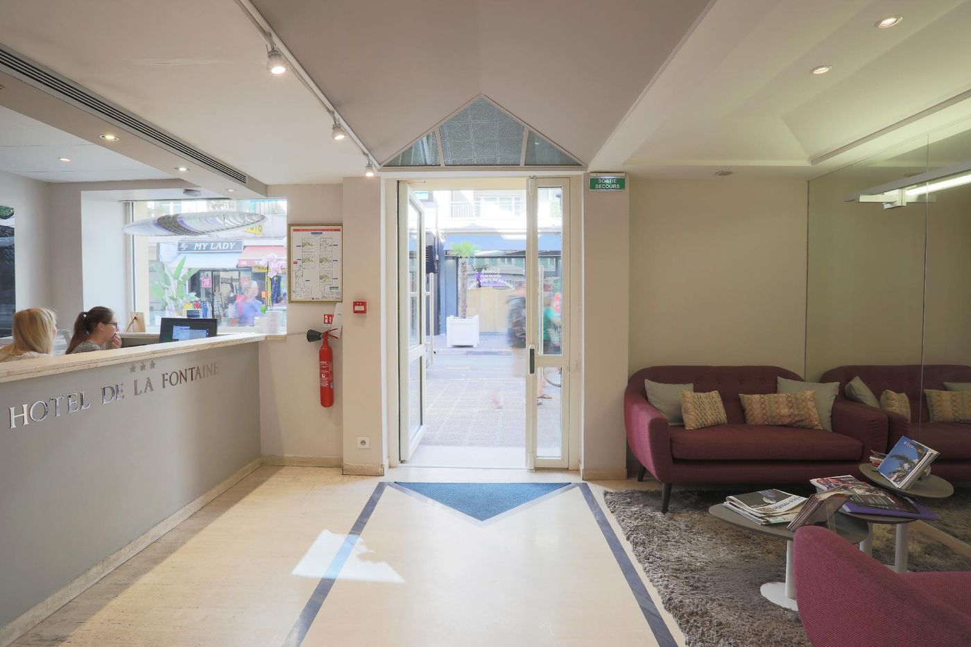 La-Fontaine-Lobby-31