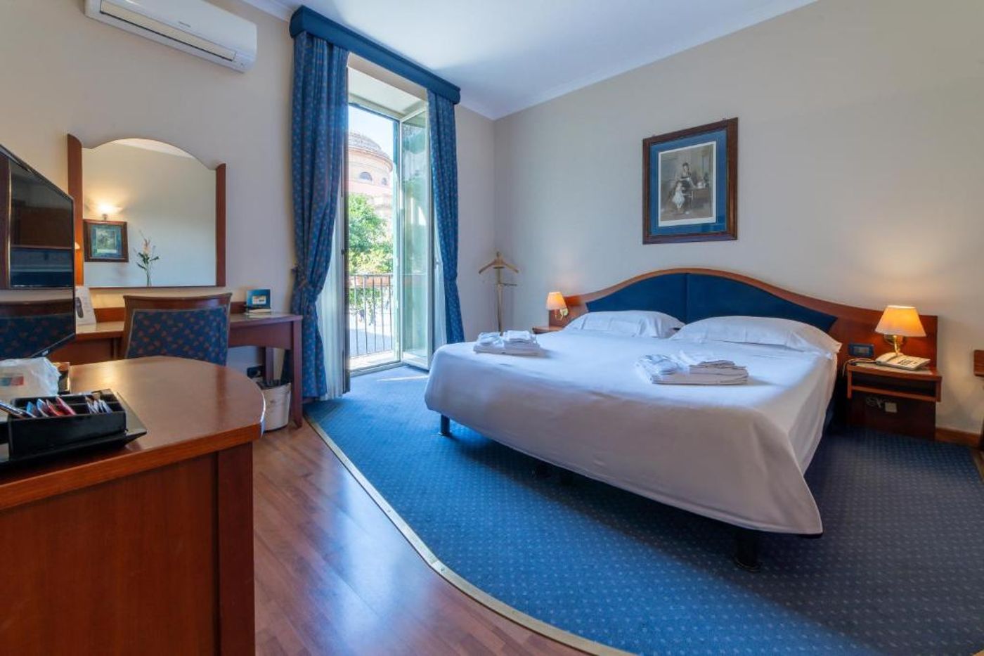 Massimo-Plaza-Room-8