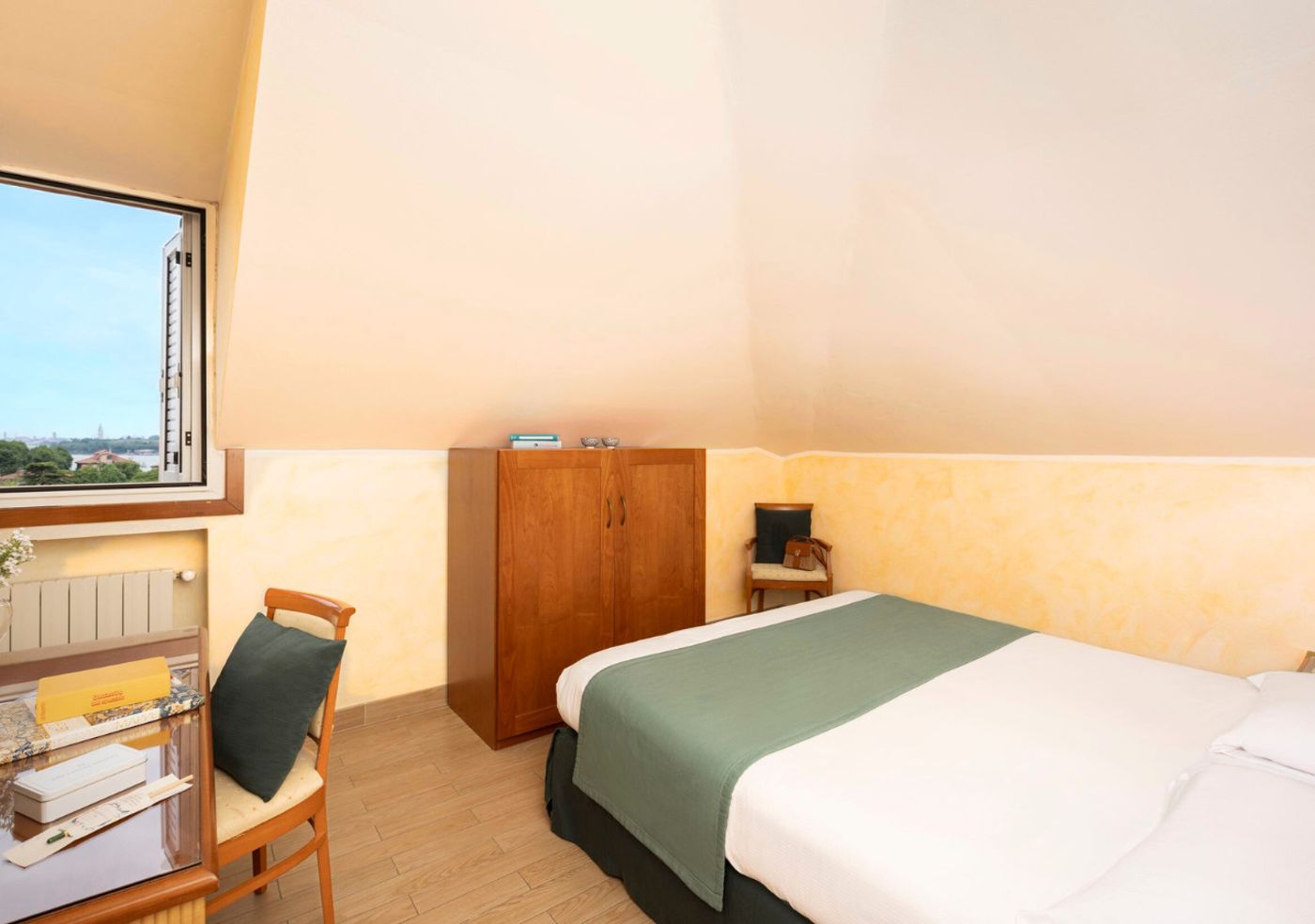 Venezia-2000-Room-38