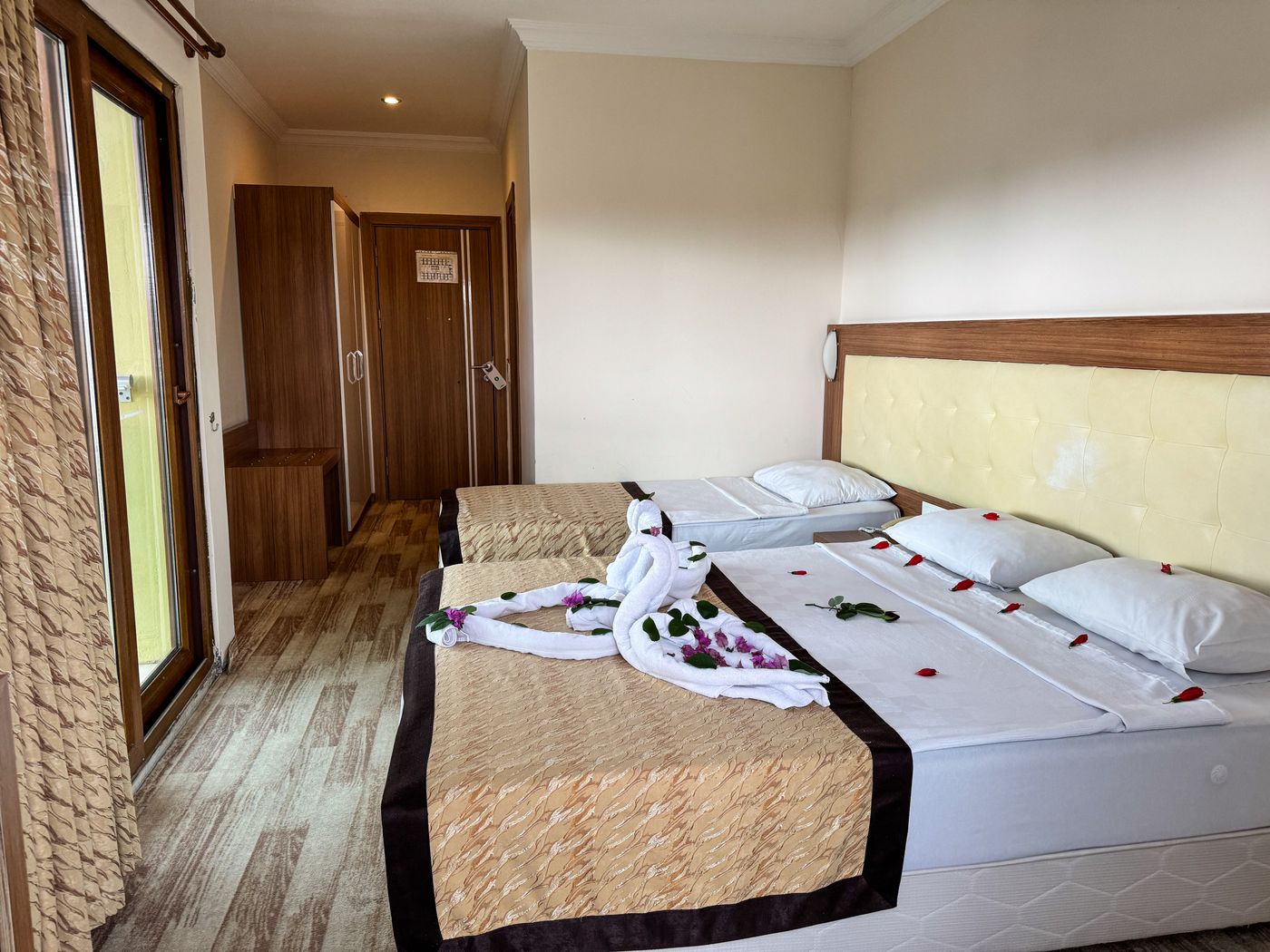 Mitos-Apartments-Room-15