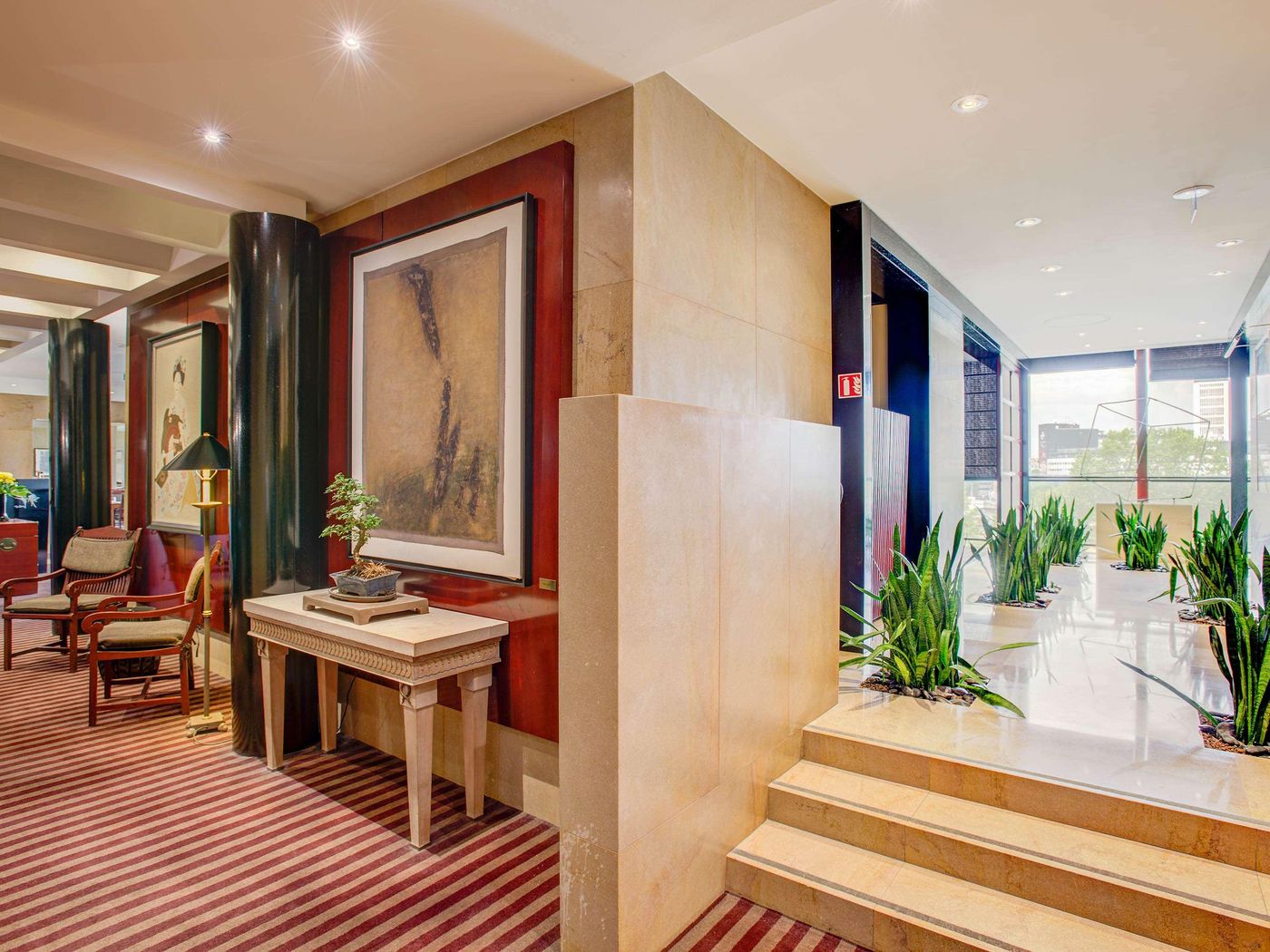 Novotel-Paris-Tour-Eiffel-Restaurant-16