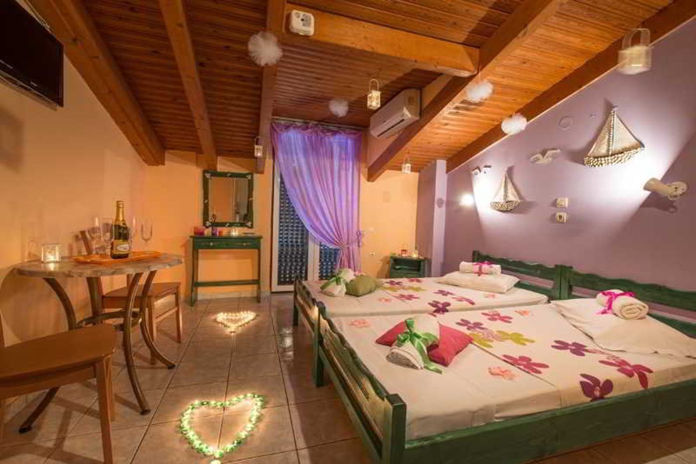 Two-Brothers-Studios-Room-17