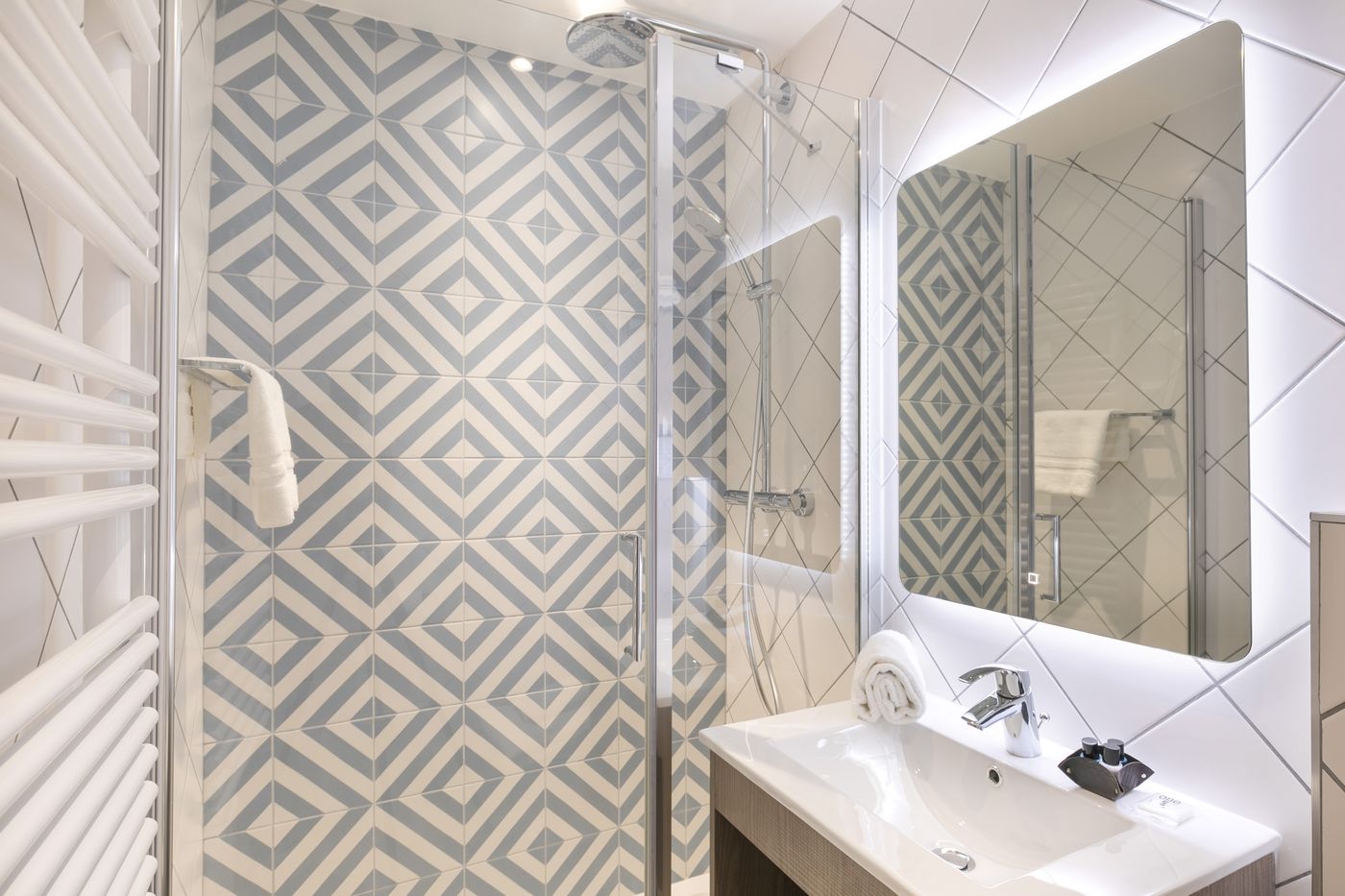 The-Deck-Hotel-by-HappyCulture-Room-18