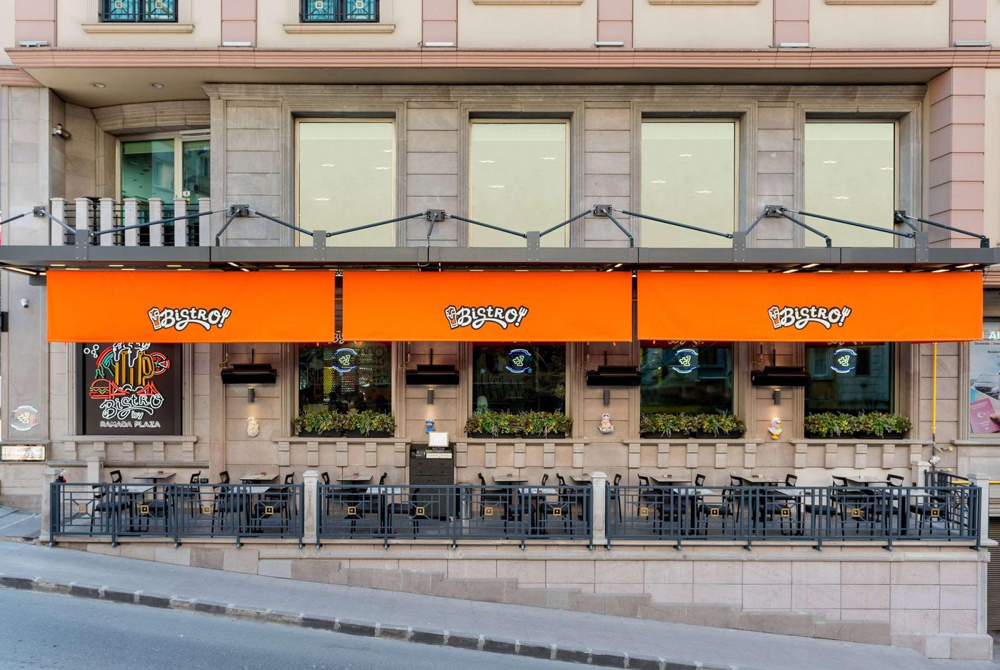 Ramada-Plaza-Istanbul-City-Centre-Restaurant-2