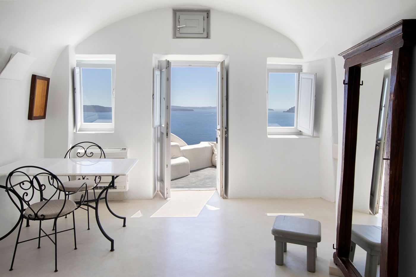 Ducato-Di-Oia-Room-20