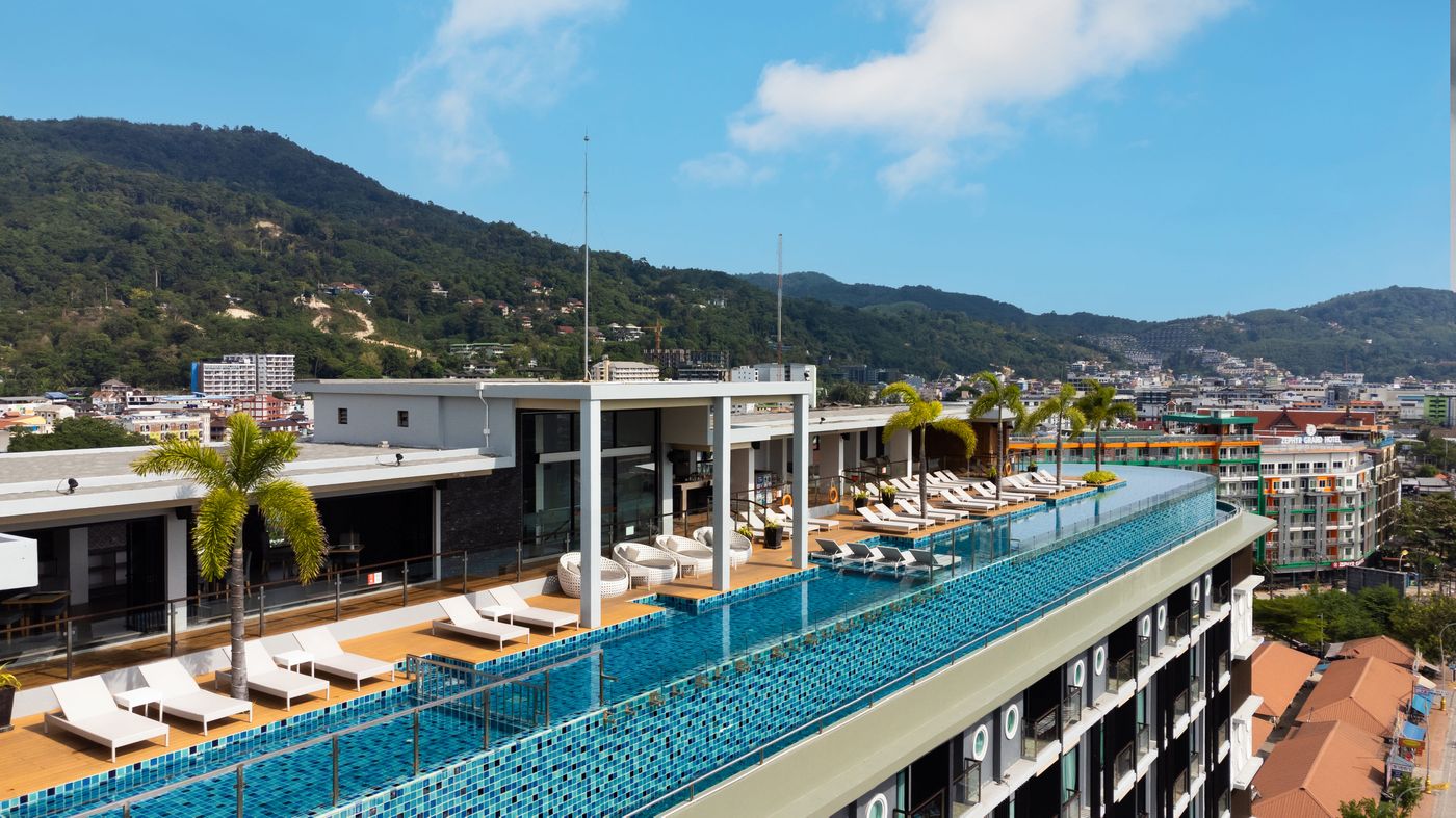 The-Marina-Phuket-Hotel-Pool-8