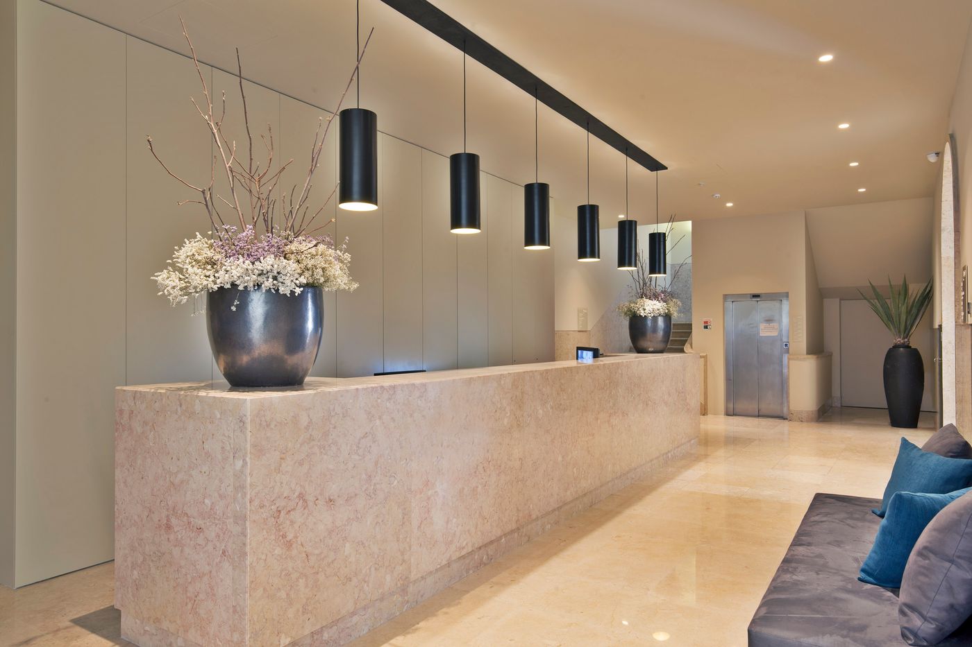 Lisbon-Five-Stars-Apartments-8-Building-Lobby-2