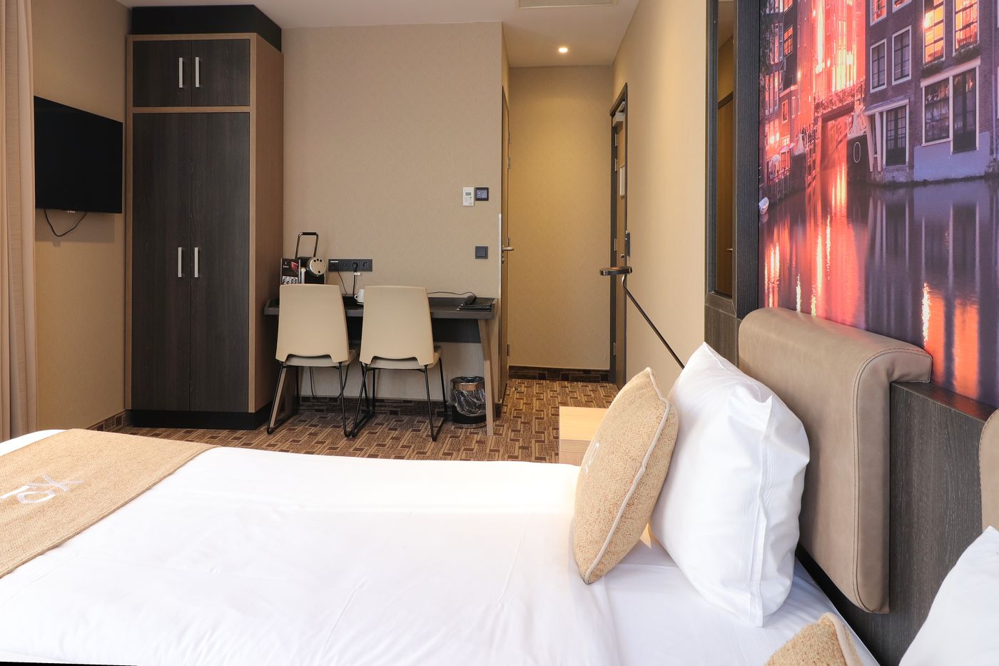 Xo-Hotel-Inner-Room-7