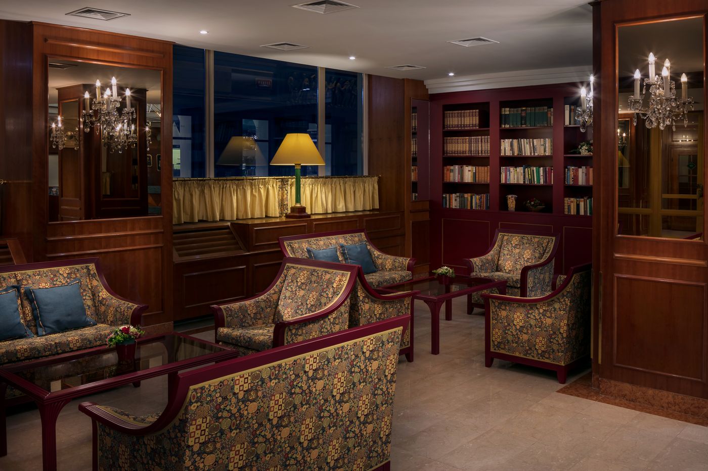 Art-Nouveau-Palace-Hotel-Lobby-10