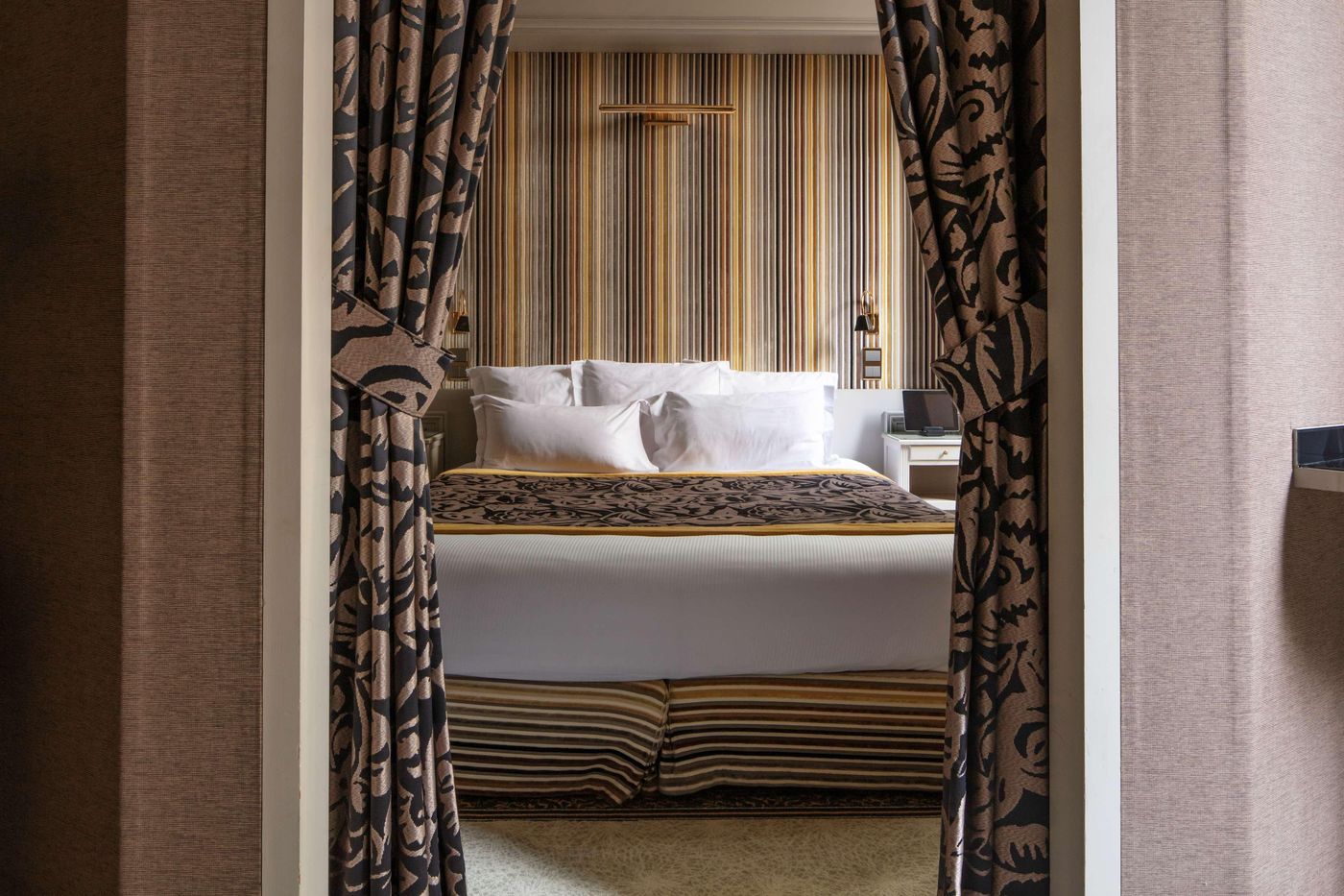 Regent-s-Garden---Astotel-Room-23