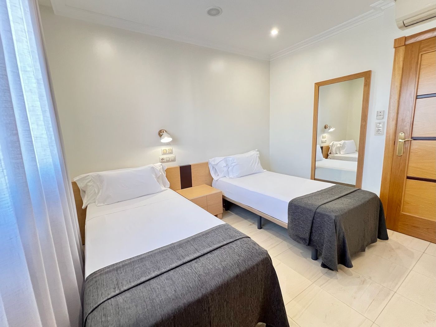 Mediterraneo-Real-Room-17