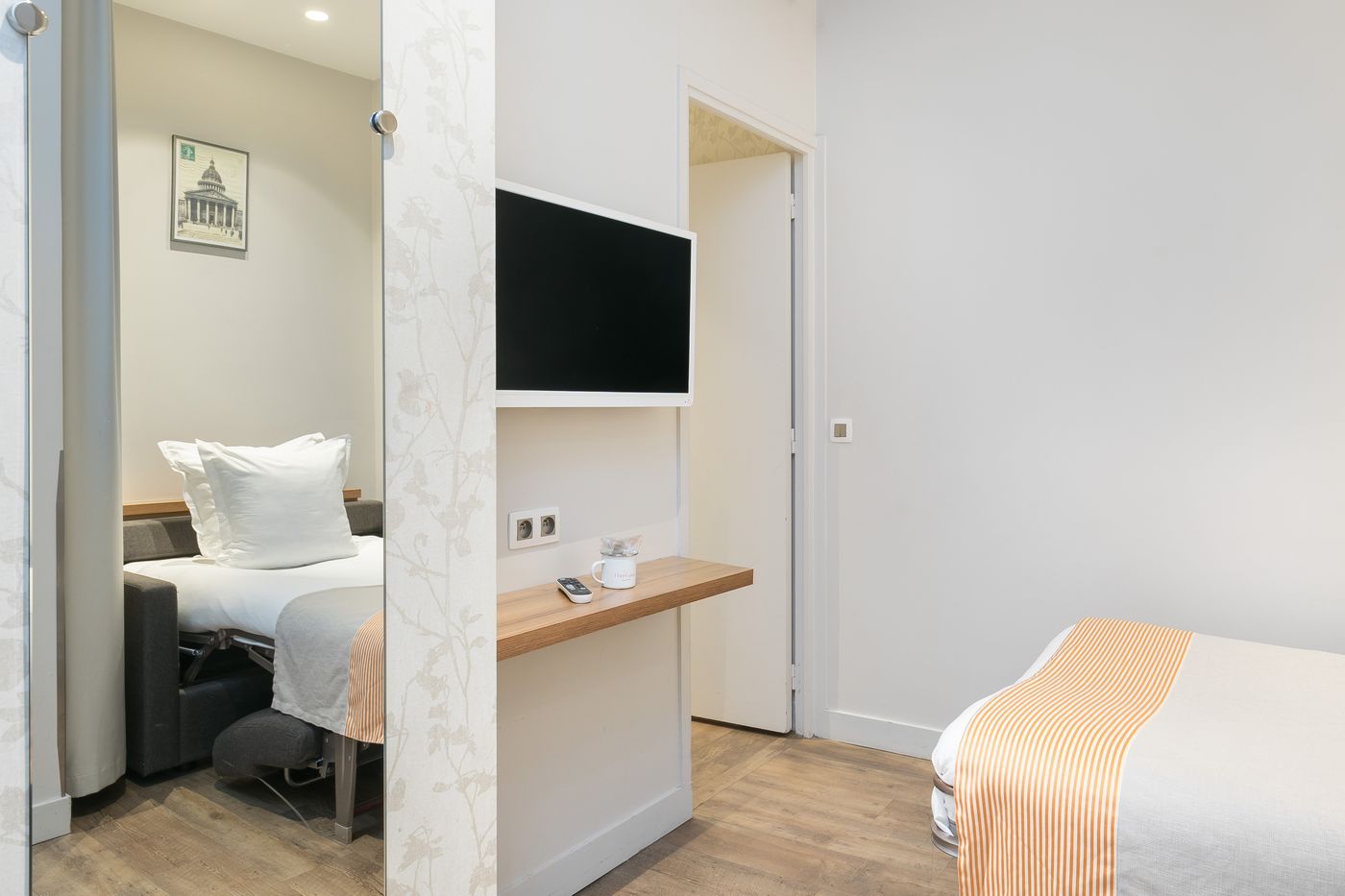 Hotel-Magenta-38-by-HappyCulture-Room-3