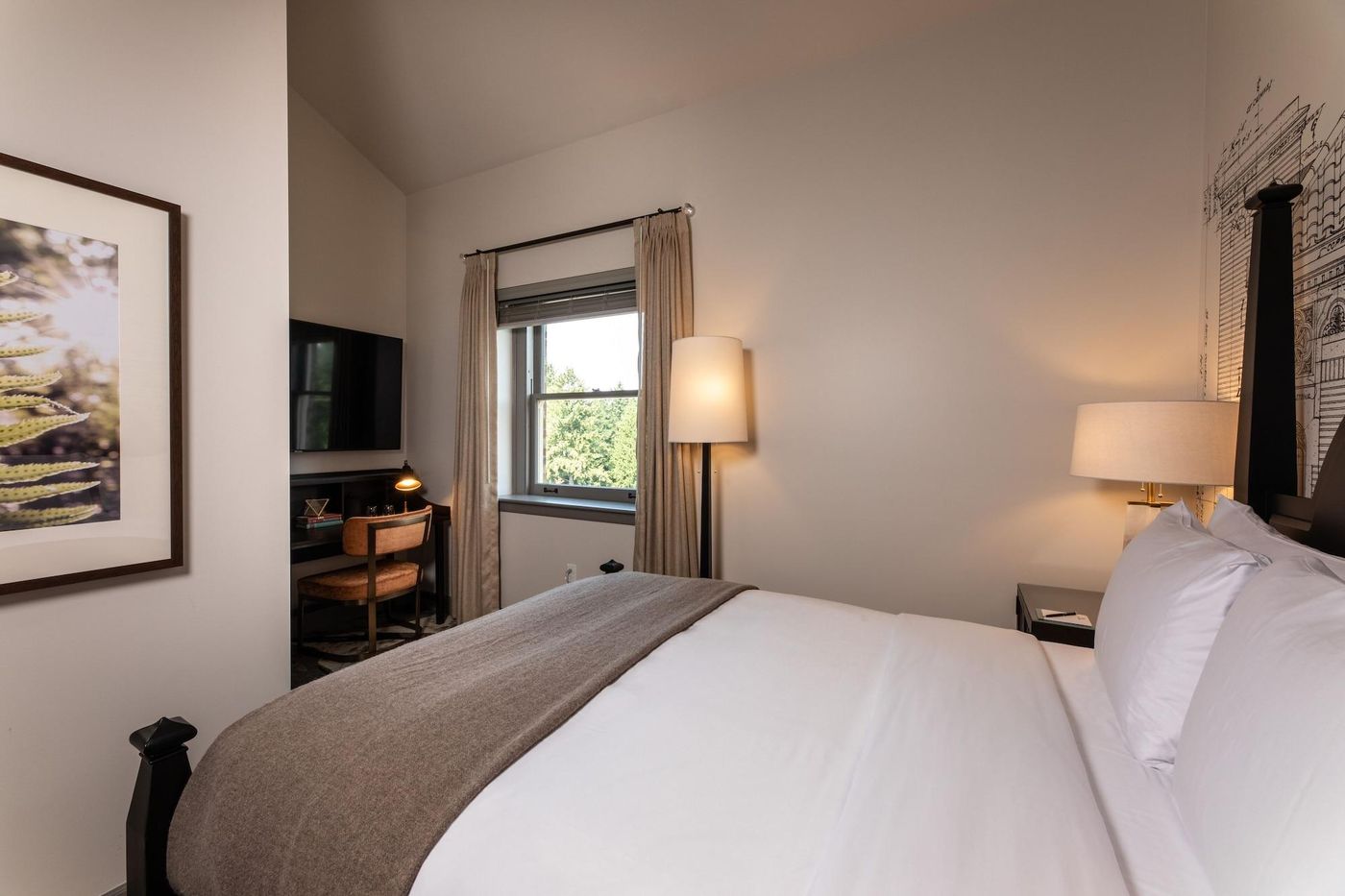 The Lodge at St. Edward State Park-United States-Kenmore-Room-9