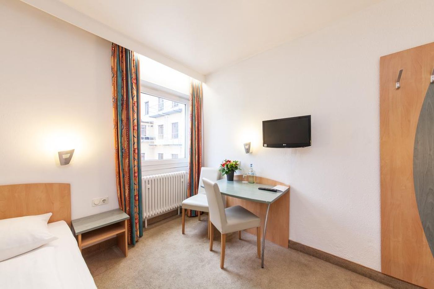 Sure-Hotel-by-Best-Western-Muenchen-Hauptbahnhof-Room-26