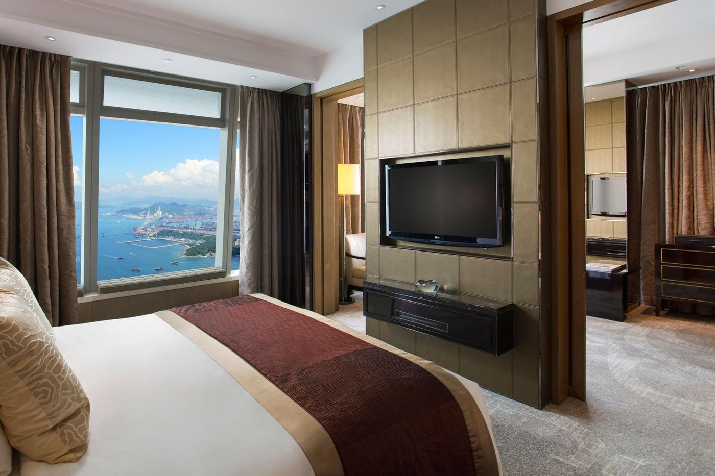 The-Ritz-Carlton--Hong-Kong-Room-29