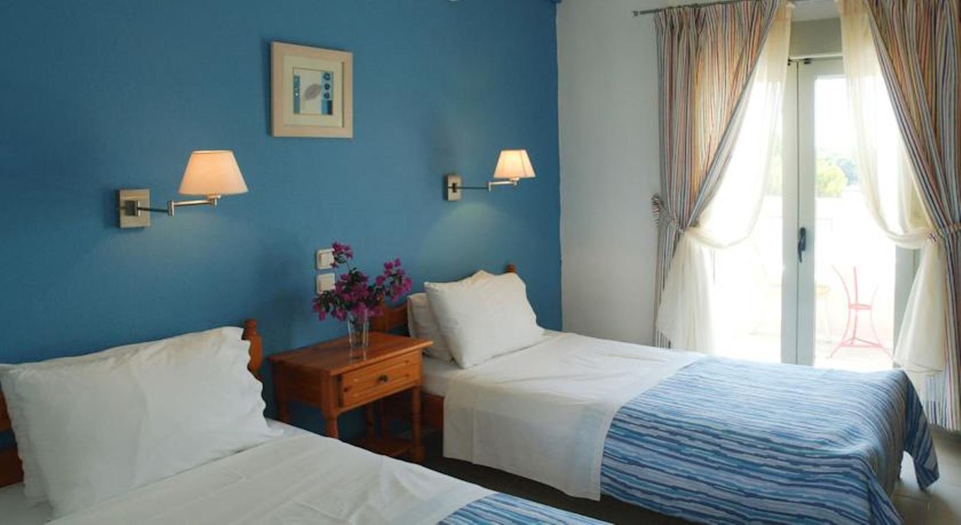 Lake-Studios-Room-10