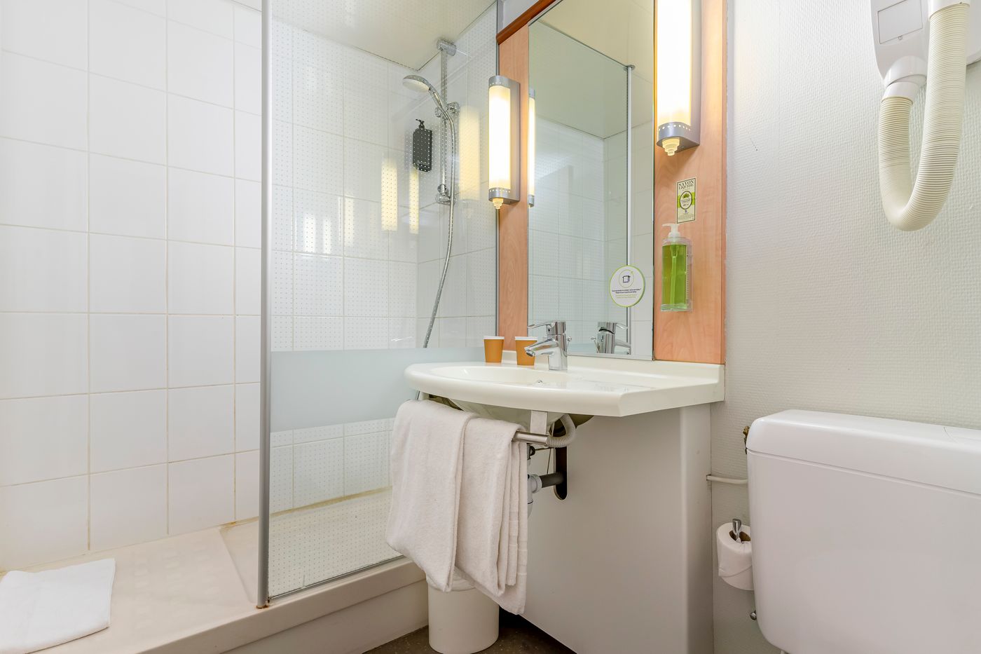 B&B HOTEL Marseille Centre Vieux Port-France-MARSEILLE-Room-5