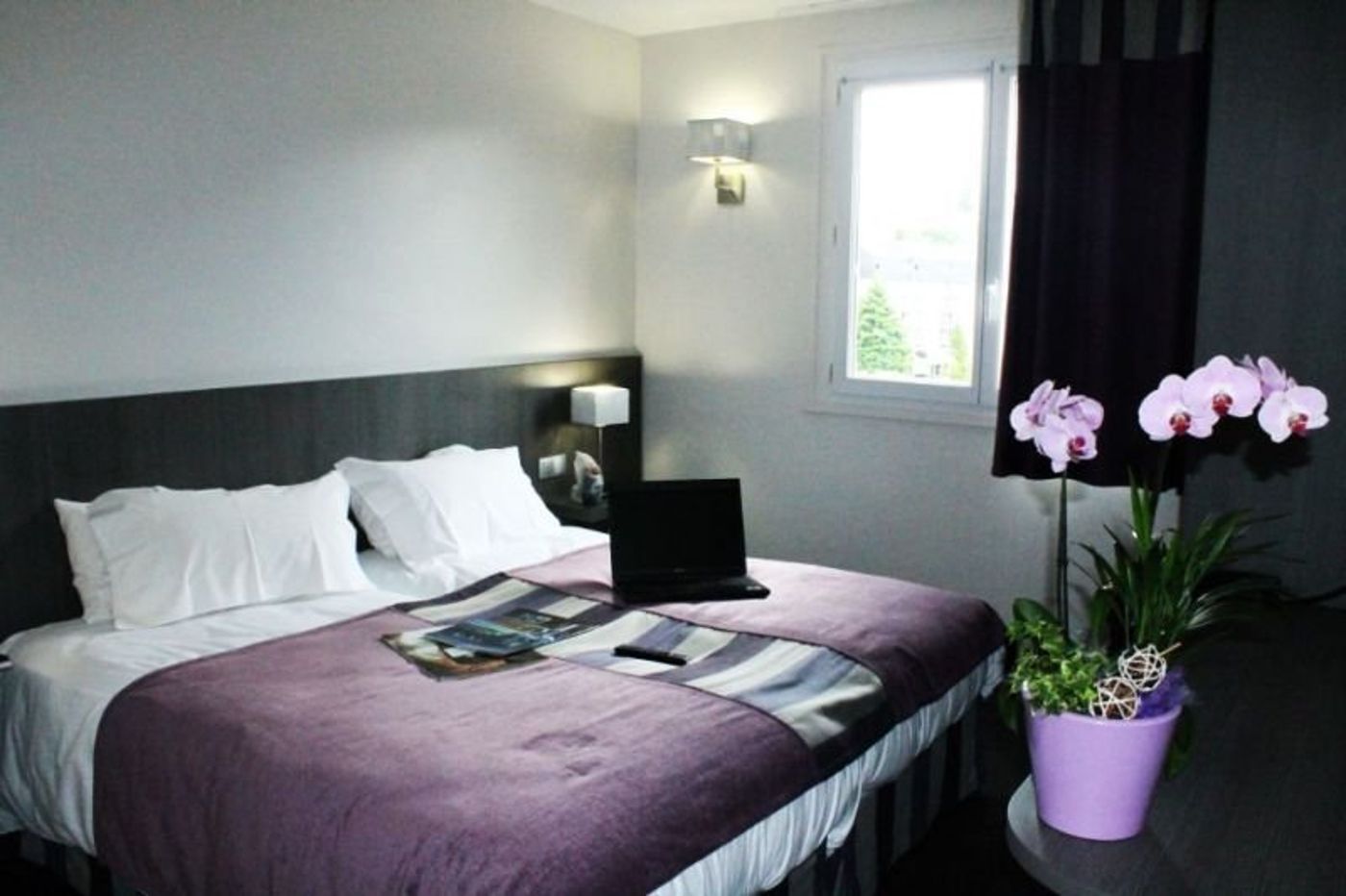 Des Rosiers-France-LOURDES-Room-7