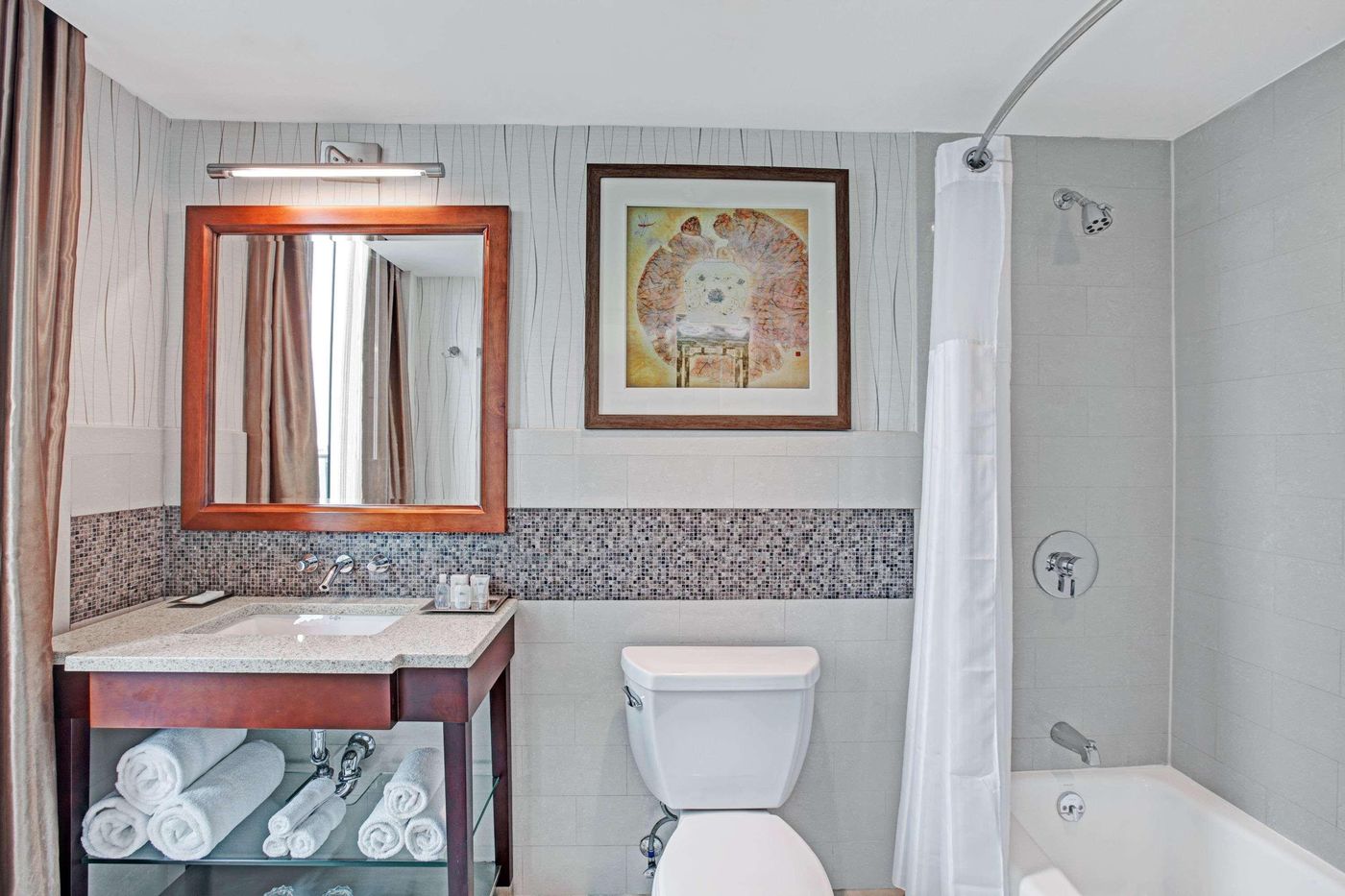 Wyndham-Garden-Chinatown-Room-32