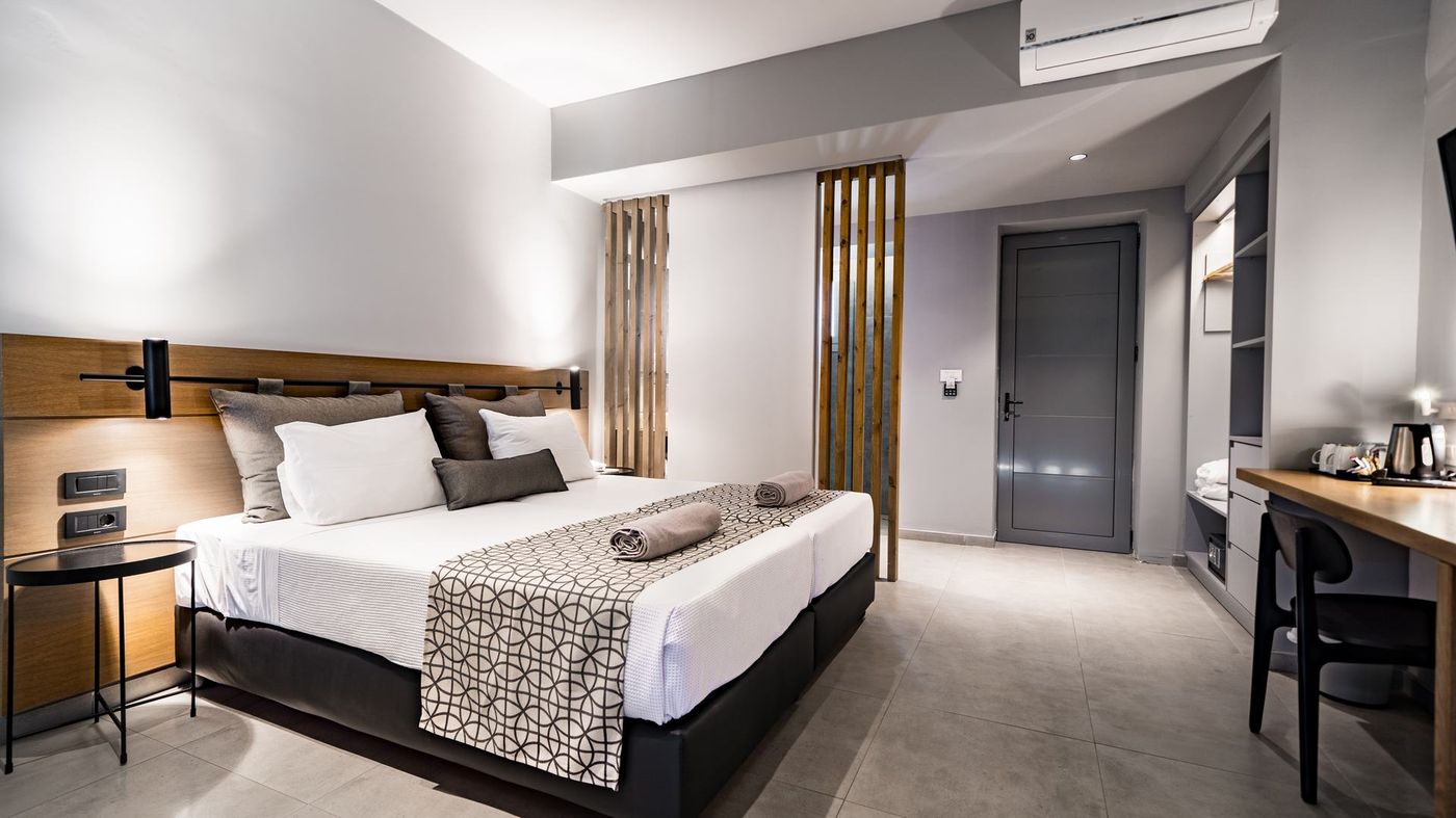 Harmony Crest Resort - Adults Only