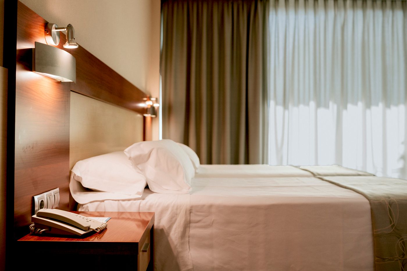 Deloix-Aqua-Center-Hotel-Room-45