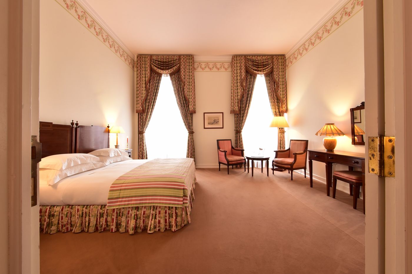 Pousada-Pal-cio-de-Queluz---Historic-Hotel-Room-1