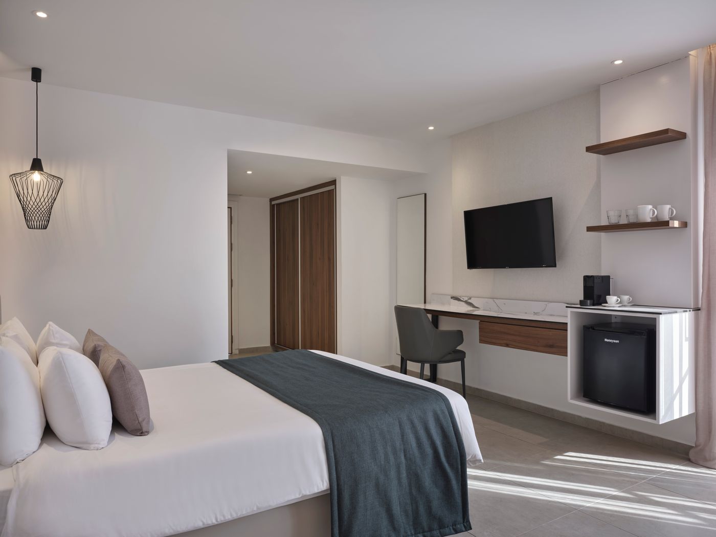 Panas-Holiday-Village-Room-21