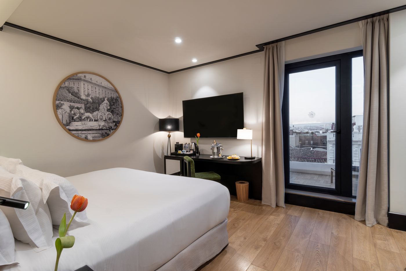 H10-Puerta-de-Alcala-Room-27