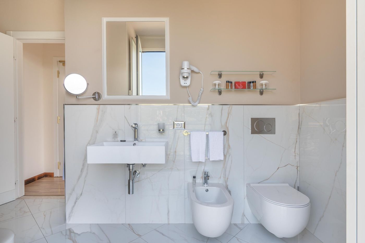 Excelsior-Palace-Room-47