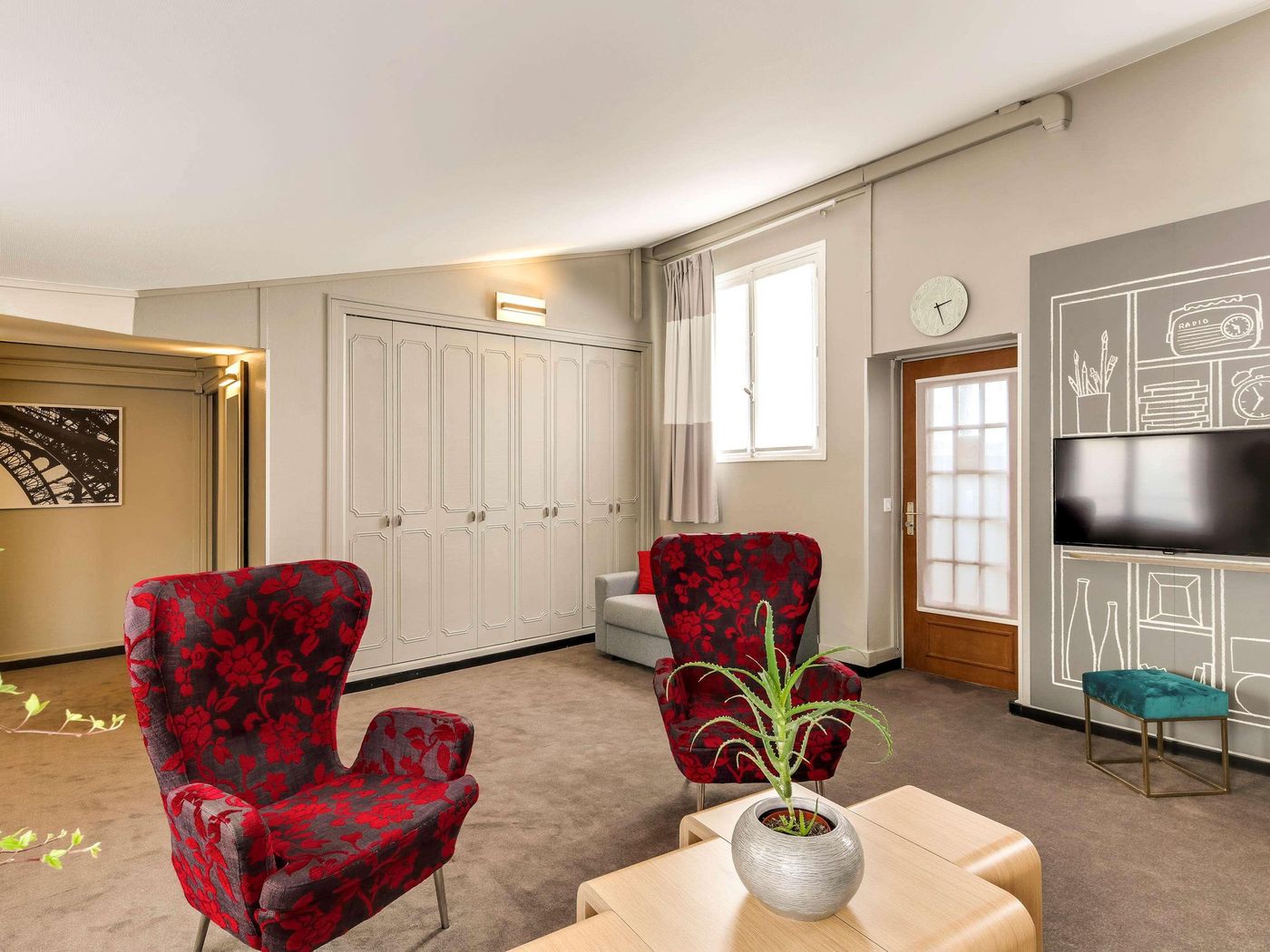 ibis-Paris-Grands-Boulevards-Opera-9th-Room-2
