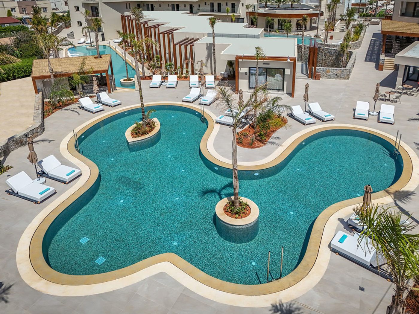 Noble Hotel & Suites 