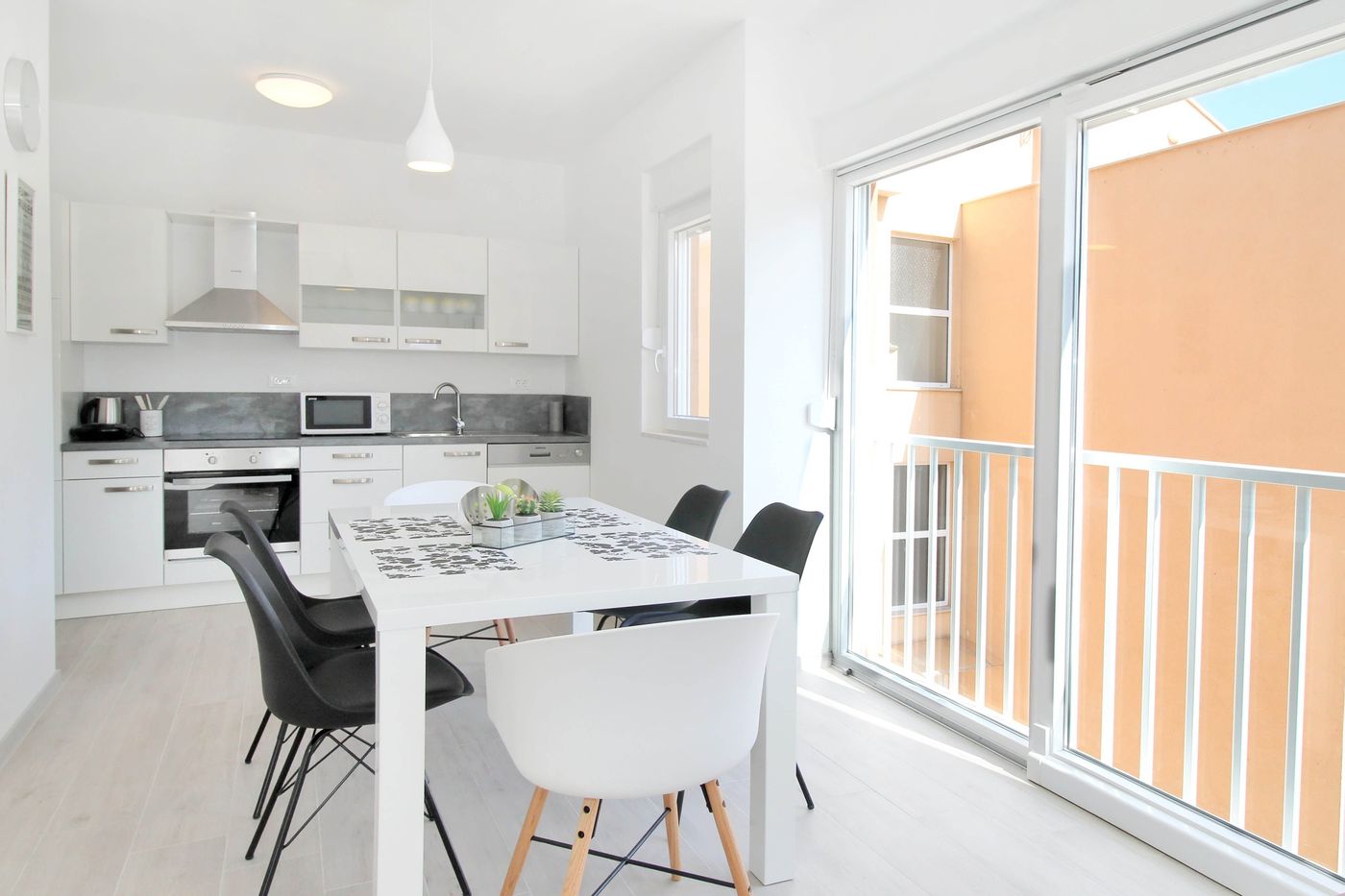 Bacan-Family-Apartments-Room-30