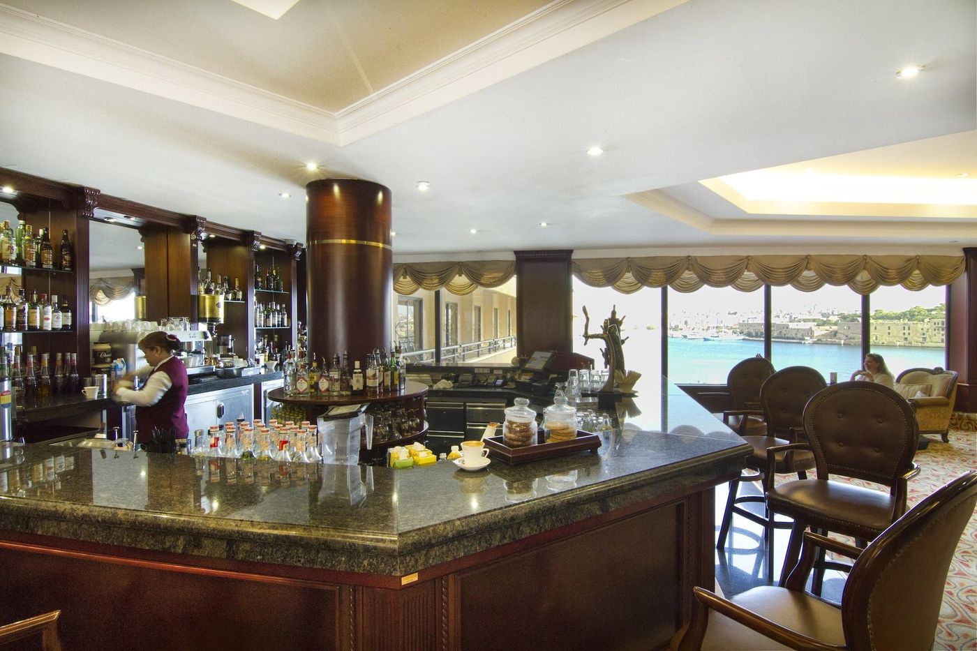 Excelsior-Grand-Hotel-Bar-60
