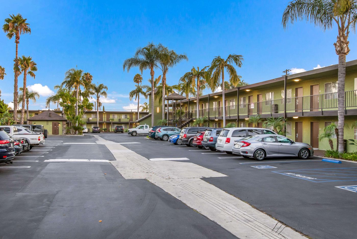 Best-Western-Plus-Pavilions-General-view-55