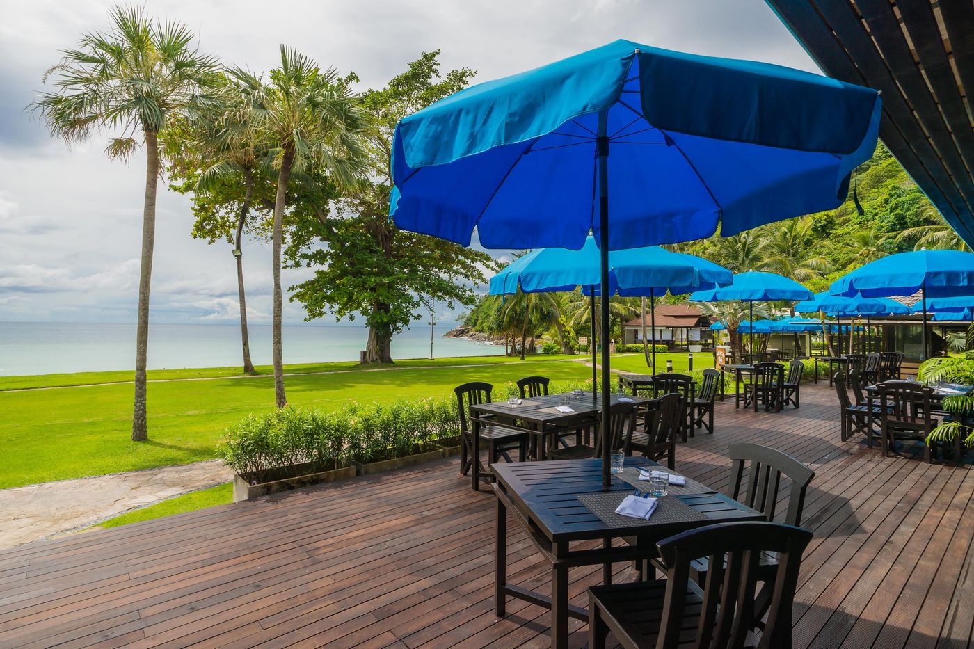 Phuket-Marriott-Resort---Spa--Merlin-Beach-Restaurant-12