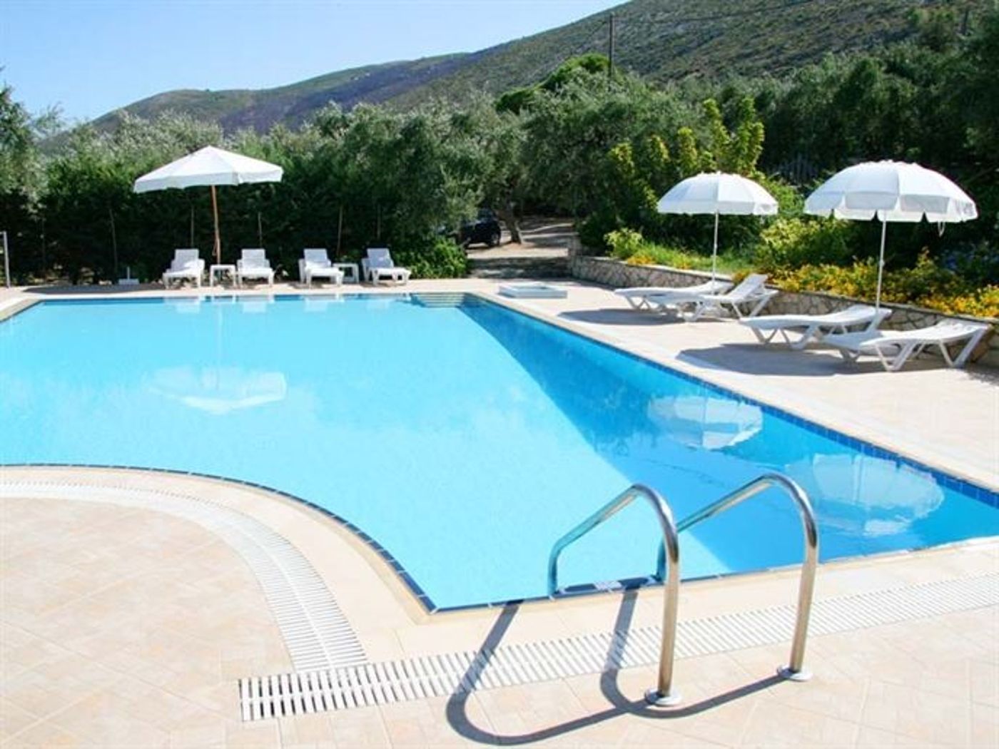 Anatoli Labreon Guesthouse