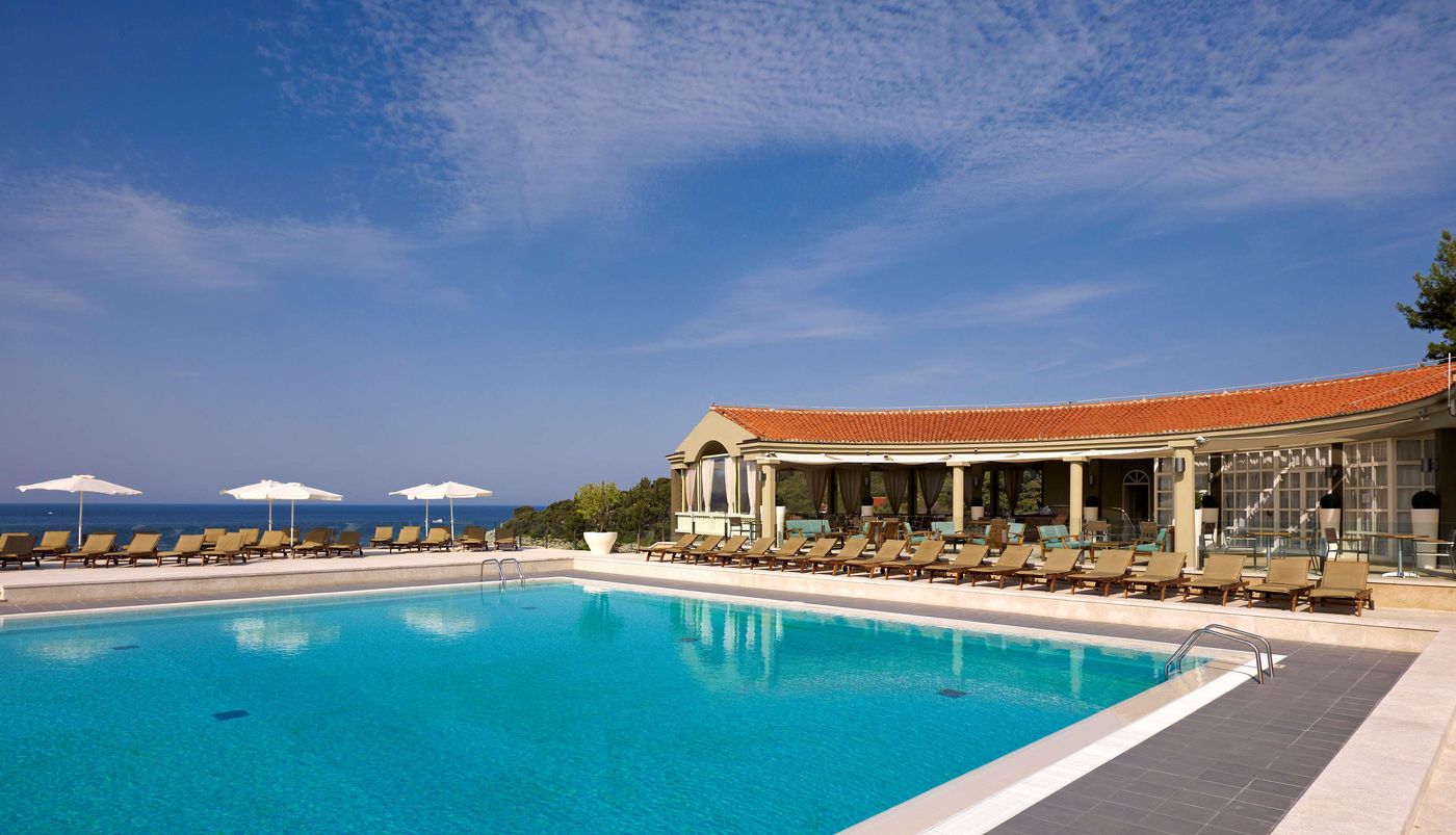 Park-Plaza-Verudela-Resort-Pool-3