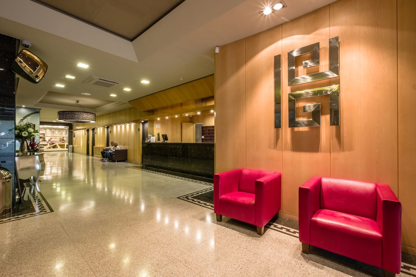 California-Garden-Lobby-49