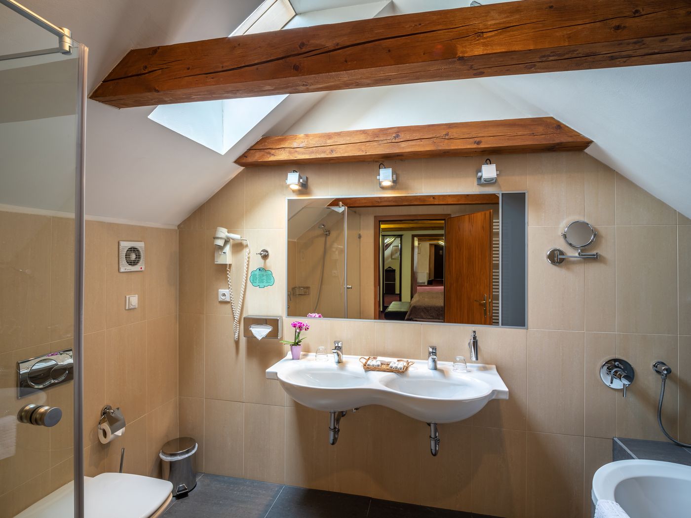 EA-Hotel-Embassy-Prague-Room-43