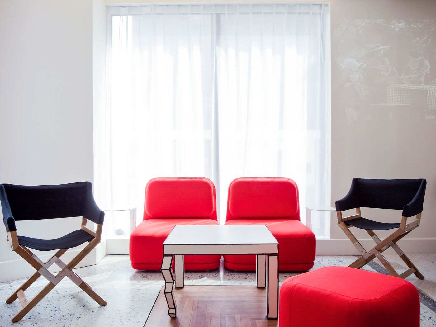 ibis-Styles-Paris-Mairie-de-Montreuil-Lobby-14