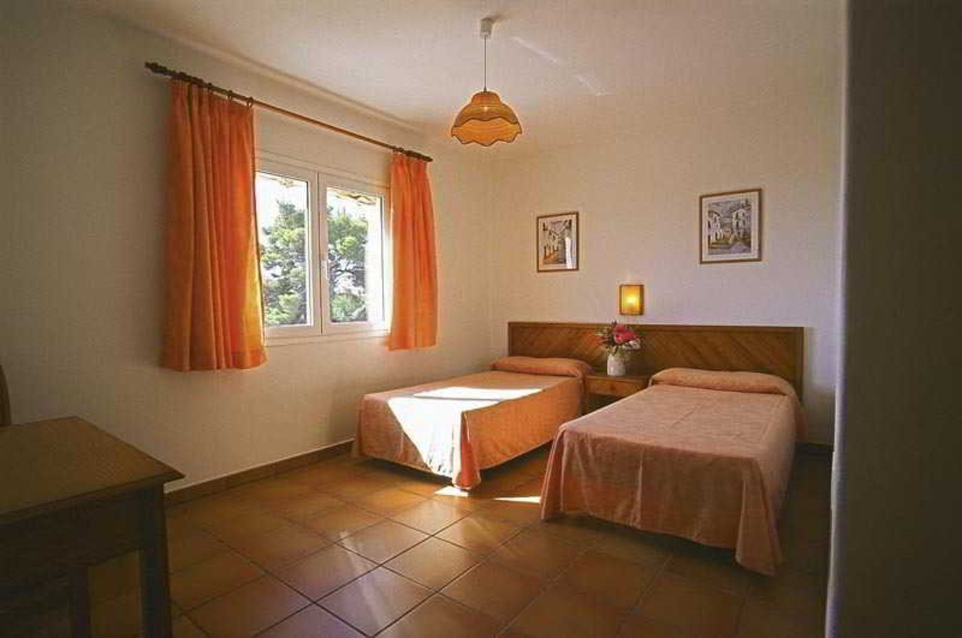 Benet-Los-Pinares-Apartments-Room-12