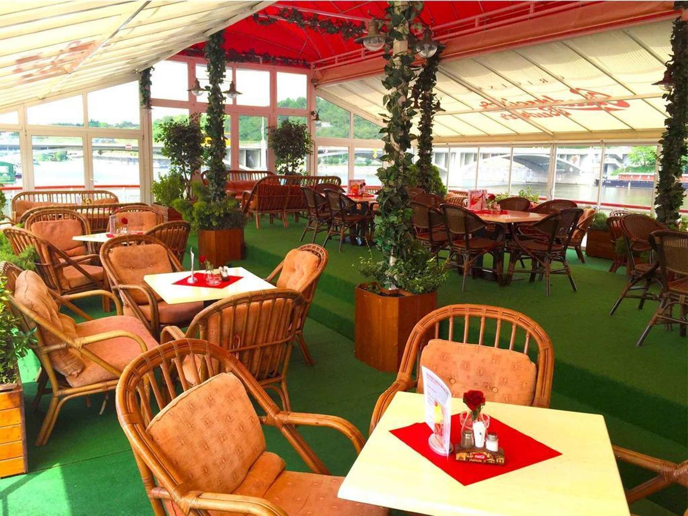 Botel-Albatros-Terrace-16
