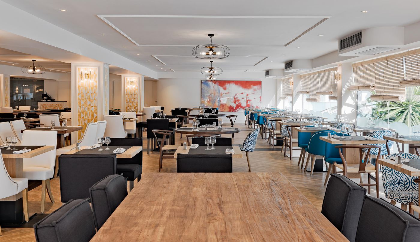H10-Delfin---Adults-Only-Restaurant-34