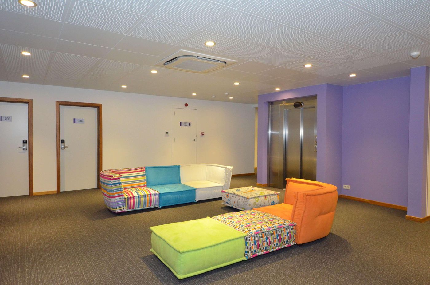 ibis Styles Charleroi Airport Aero 44-Belgium-GOSSELIES-General view-4