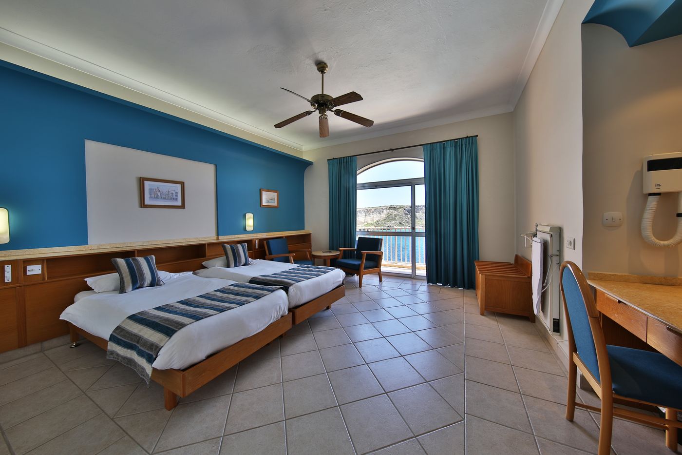 Paradise-Bay-Resort-Hotel-Room-18