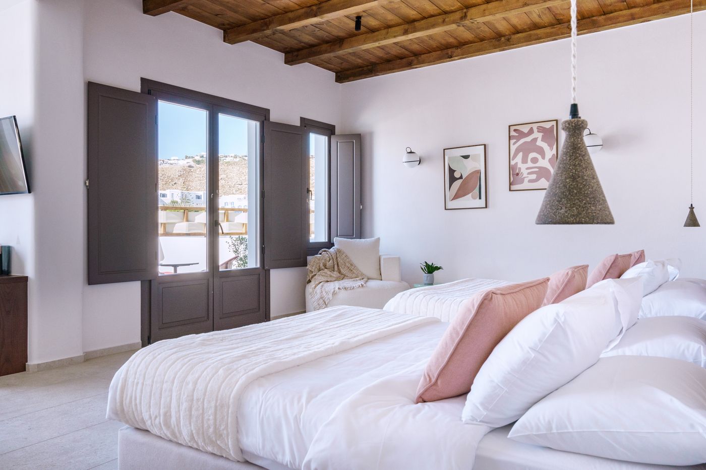 Pelican-Bay---Art-Hotel-Room-17