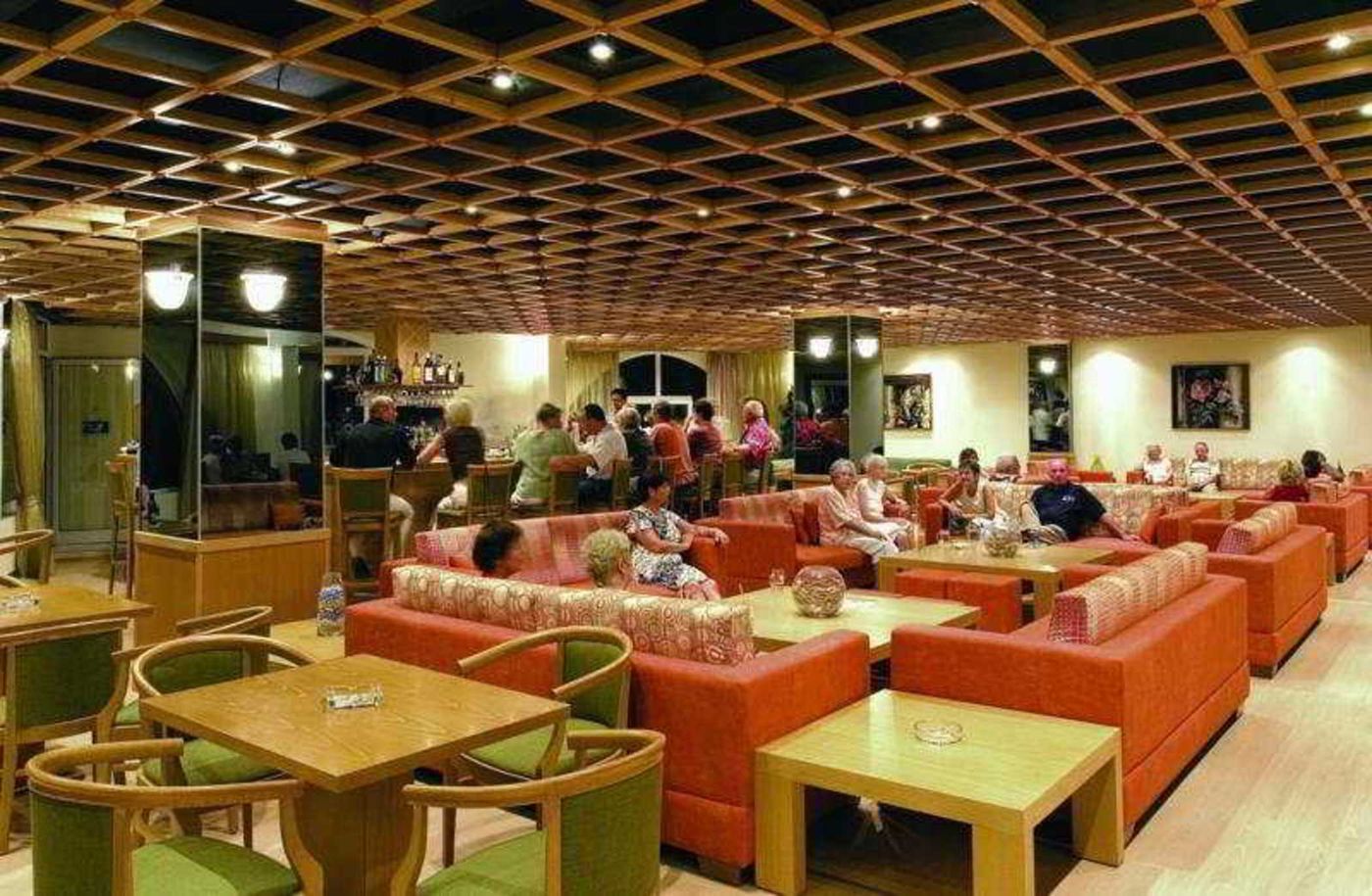 Continental-Palace-Bar-48