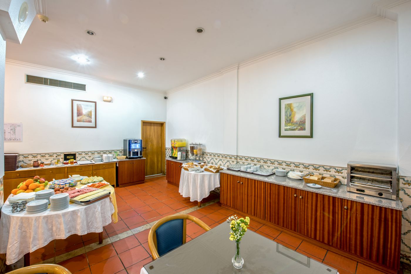 Hotel-Residencial-Colina-do-Mar-Restaurant-6