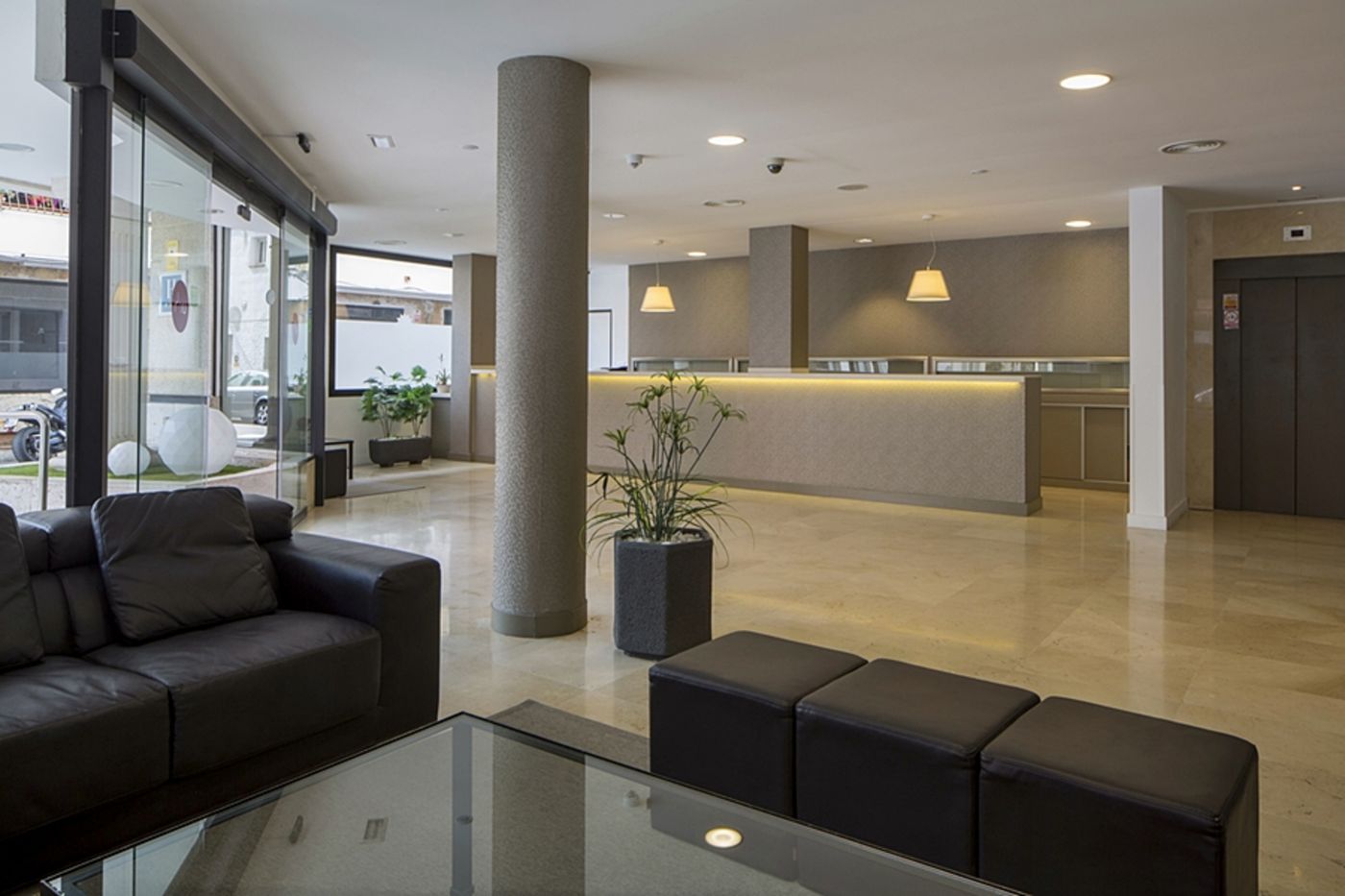 URH-Tossa-de-Mar-Lobby-50